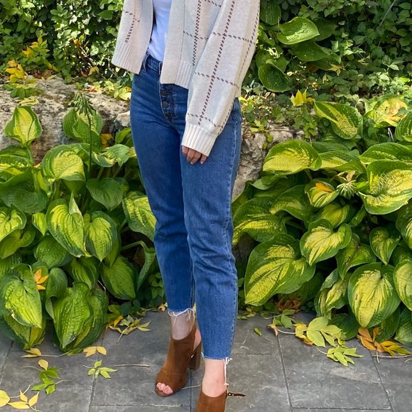 Abercrombie The Mom Jean High Rise Distressed Hem - Picture 5 of 5